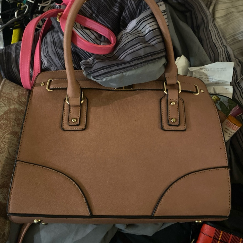 Elegant Tan Handbag